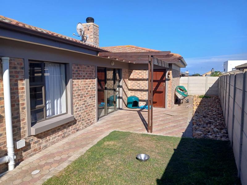 4 Bedroom Property for Sale in Reebok Western Cape